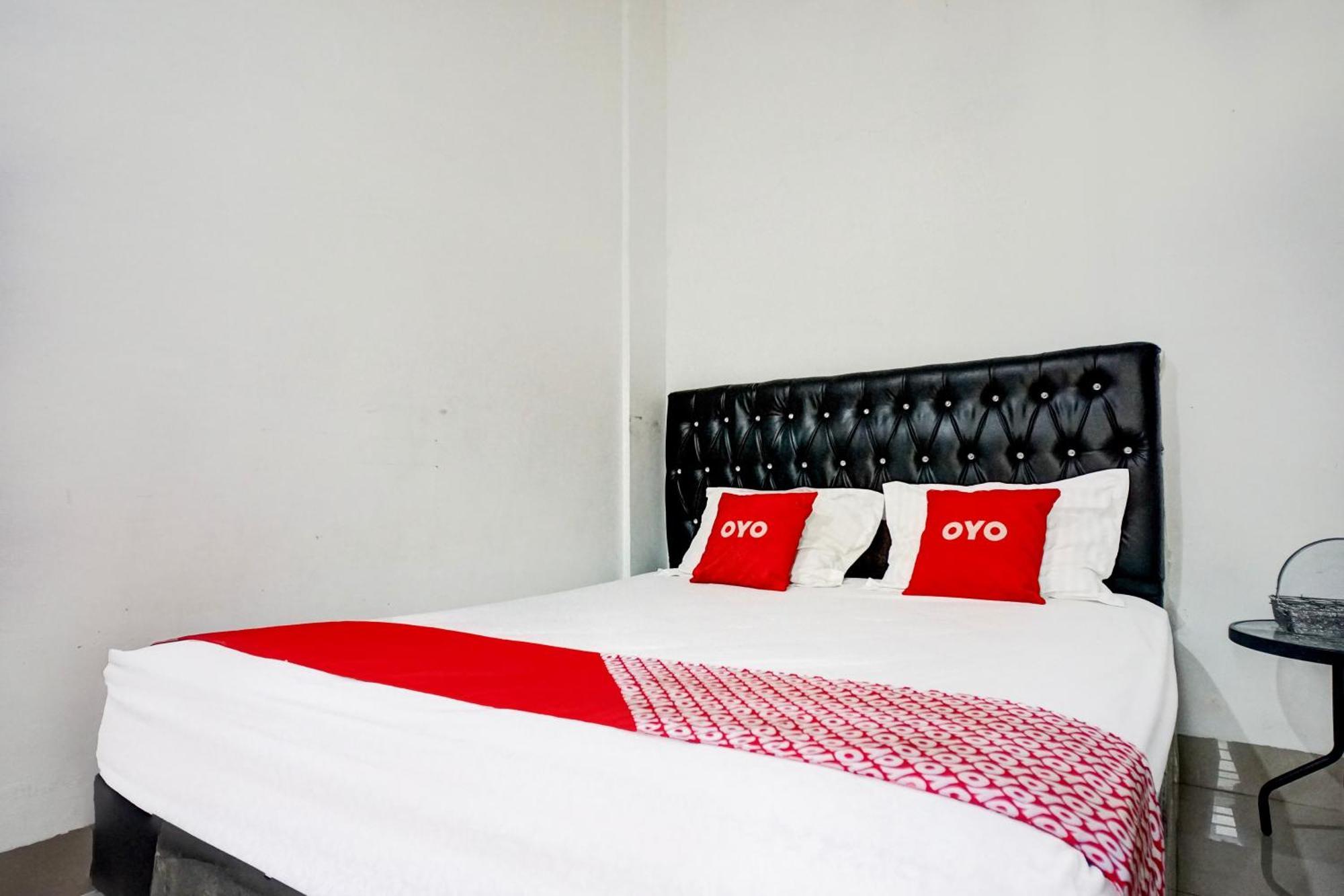Spot On 93947 Bahagia Hotel 2*
